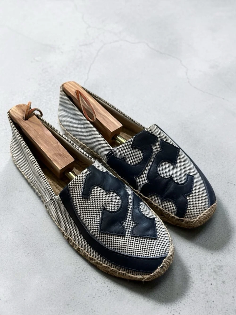 Tory Burch Lonnie Flat Espadrilles Navy Ivory Checkered Canvas Pattern Size 9